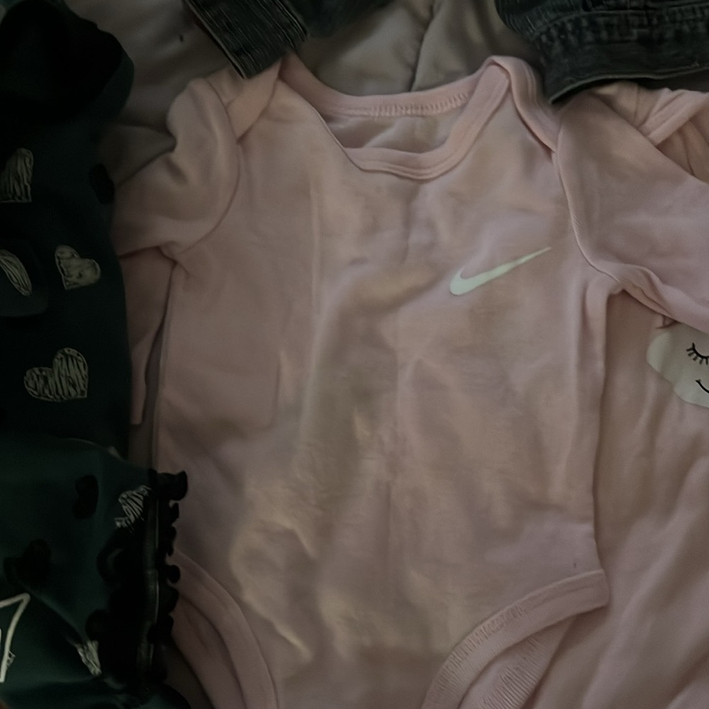 Bulk girls clothes (0-3 months) - Picture 3 of 7